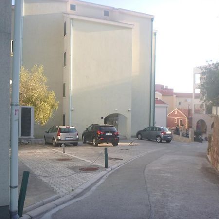 Apartman Ozi Petrovac Exterior photo