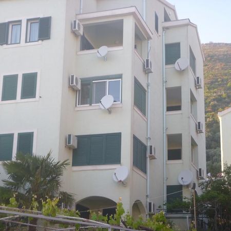 Apartman Ozi Petrovac Exterior photo