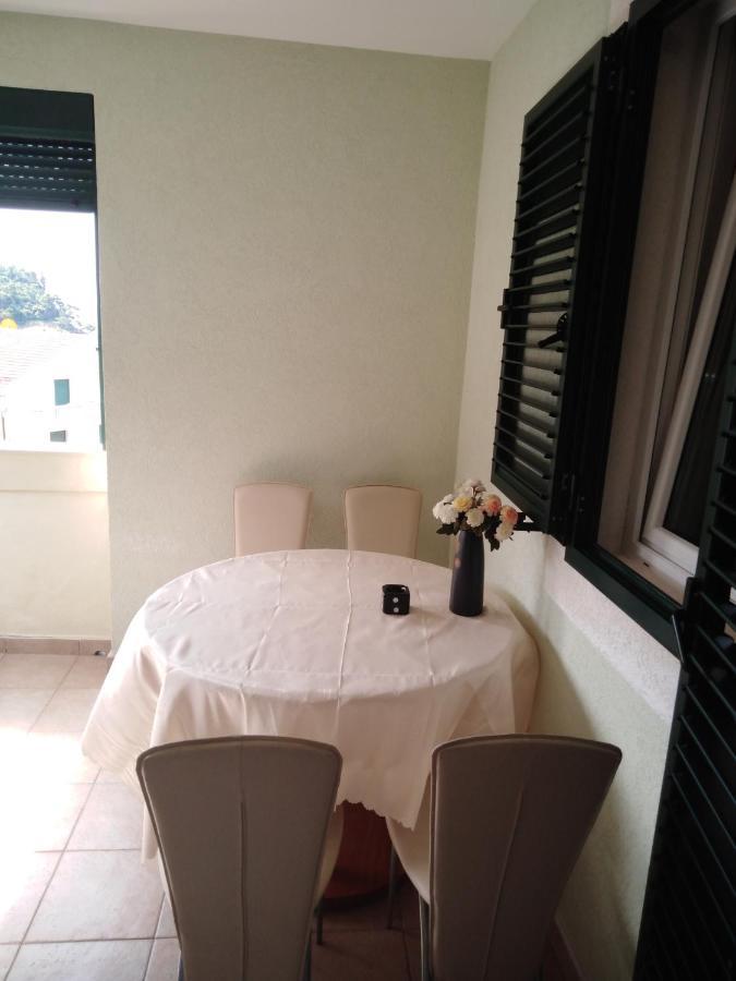 Apartman Ozi Petrovac Exterior photo