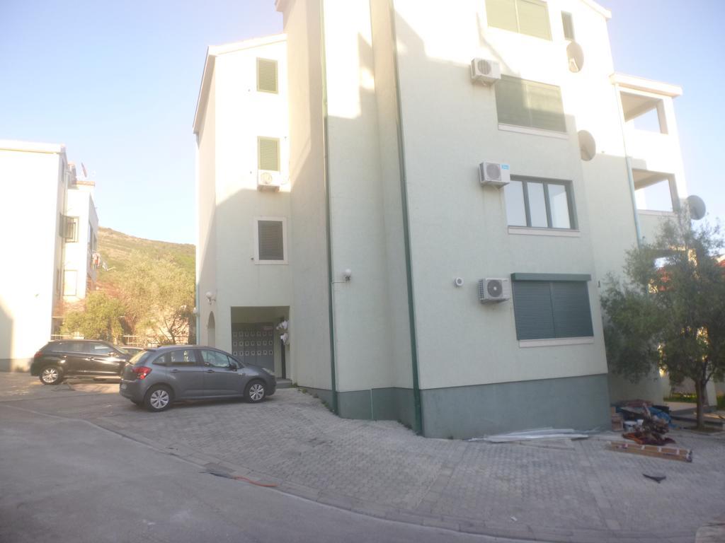 Apartman Ozi Petrovac Exterior photo